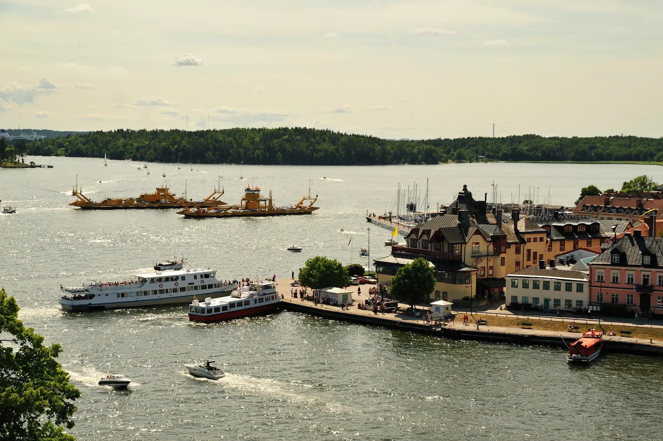 Båtar i Vaxholms hamn